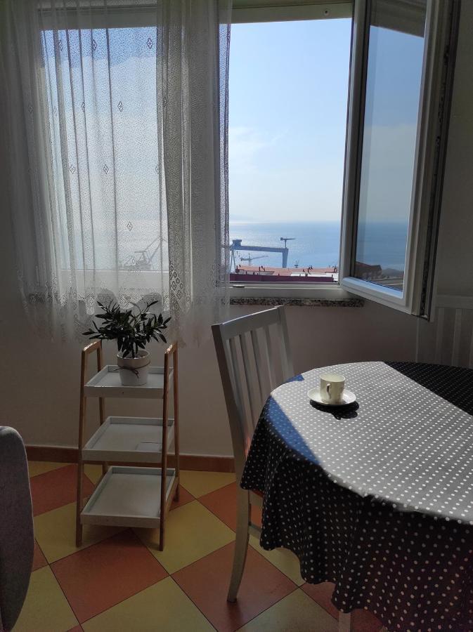 Sunny Apartment In Rijeka Exterior photo